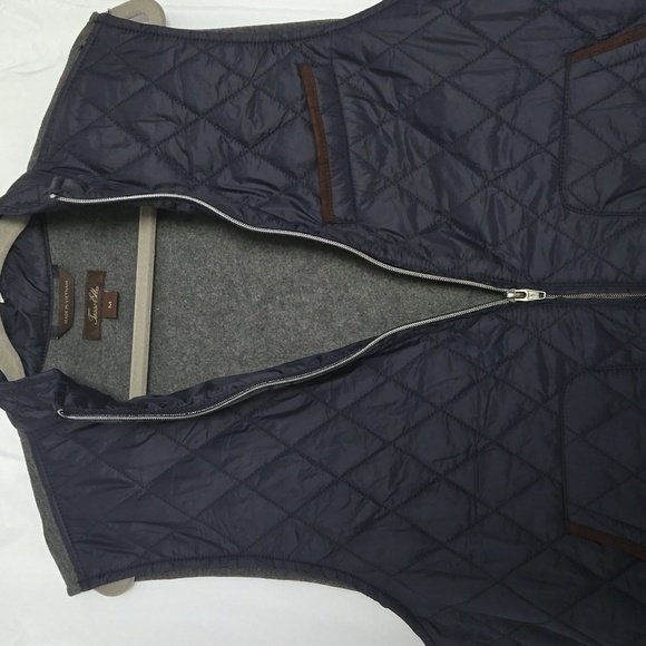 Vest - Picture 5 of 11